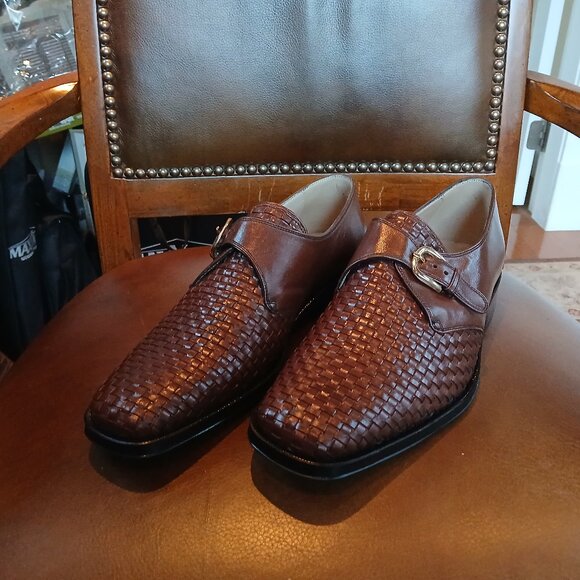 Smart mens slip on buckled leather shoes. - Picture 1 of 7